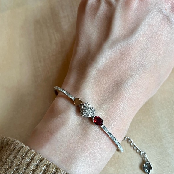 Swarovski Duo Heart Bangle - Picture 3 of 6